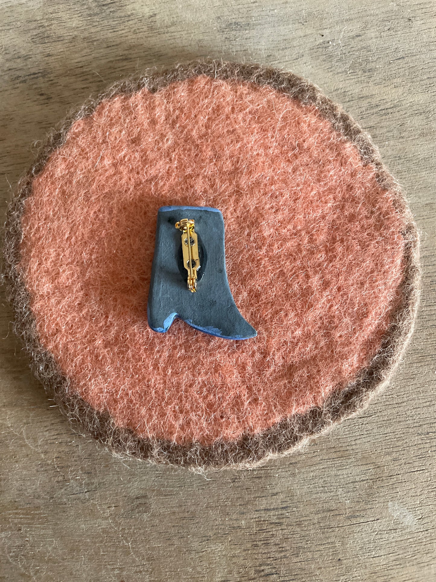 Blue "Santiag" brooch in enamelled ceramic