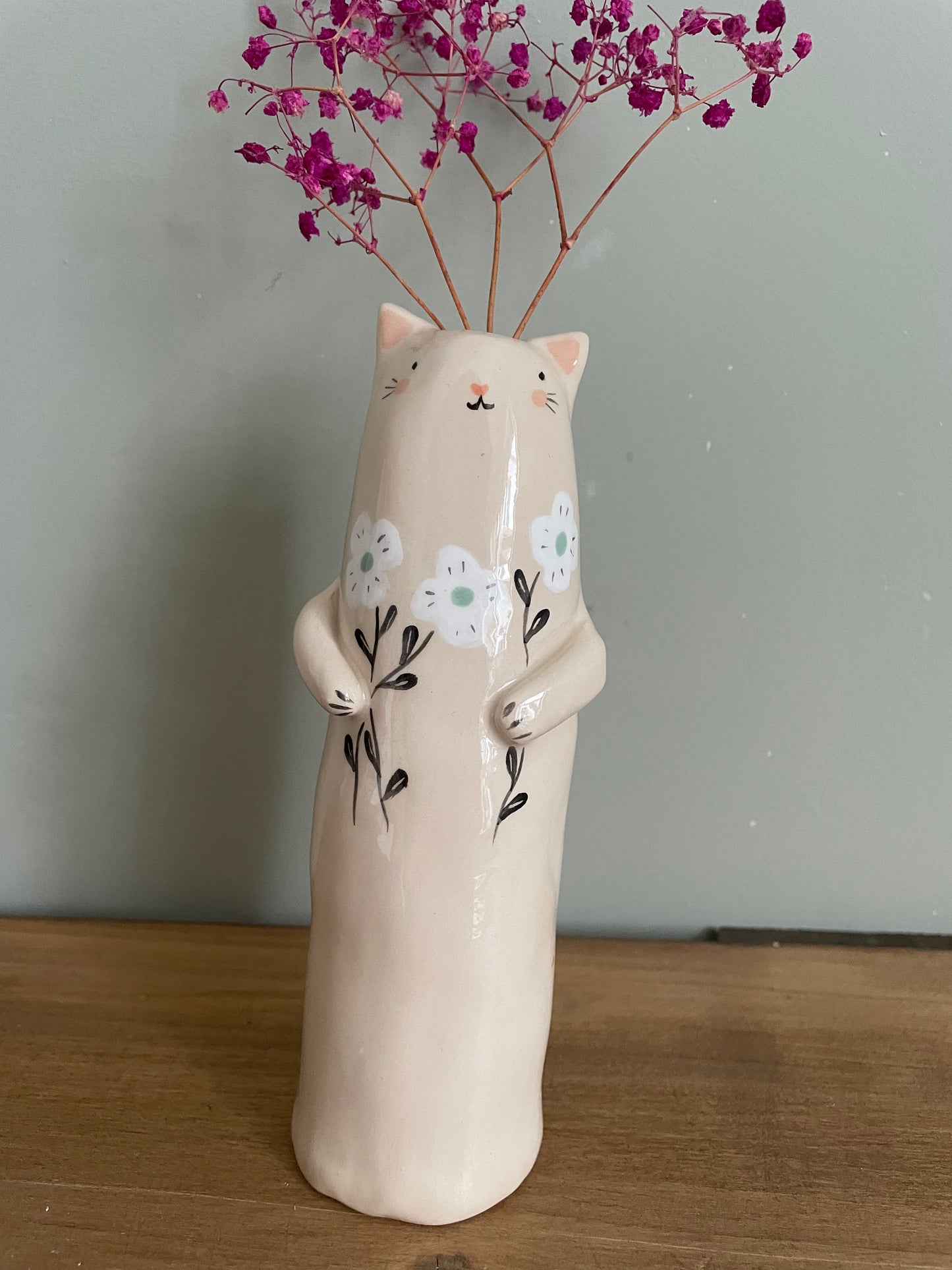 Soliflore cat with poppy in ceramic glazed vase