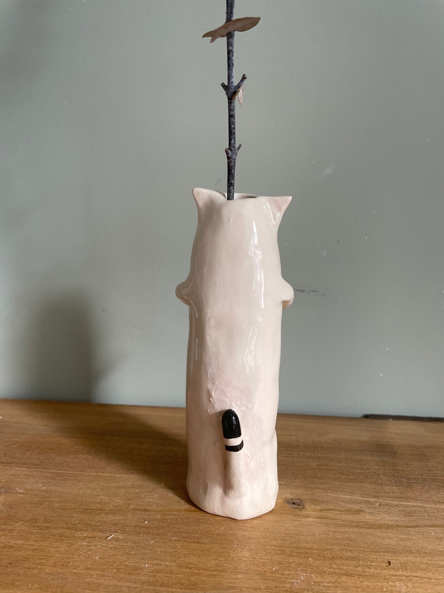 Soliflore cat with poppy in ceramic glazed vase